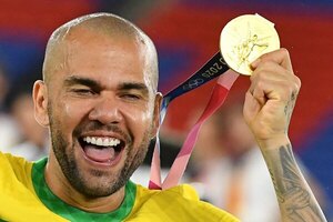 Versus / ¿Dani Alves puede "sumar estrella" en la cárcel?