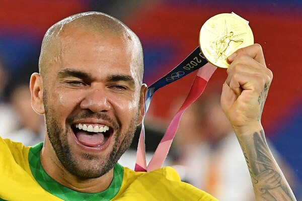 Versus / ¿Dani Alves puede "sumar estrella" en la cárcel?