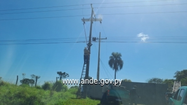 Allanan tres propiedades por conexiones eléctricas clandestinas en Alto Paraná - Noticde.com