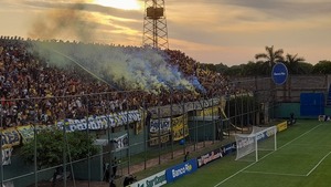 Hinchada del Sportivo Luqueño es suspendida por un partido - trece