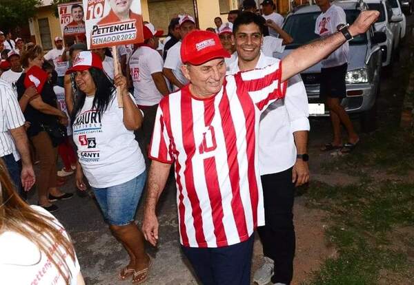 Pettengill realiza caminata por Barrio Jara en el marco de su campaña | 1000 Noticias