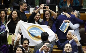 Chile: El Congreso aprueba la ley que establece la jornada laboral de 40 horas semanales - Megacadena — Últimas Noticias de Paraguay