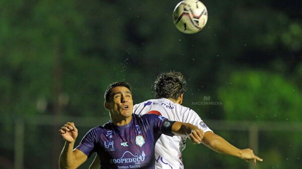 Versus / Partidazo, pero la victoria les volvió a dar la espalda