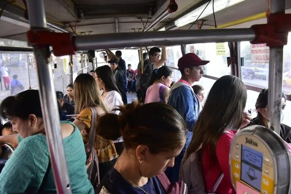 Habría lavado de dinero detrás del servicio de transporte público, denuncia abogado - Nacionales - ABC Color