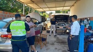 Allanan un taller y un lavadero de Ñemby en busca de partes de un vehículo robado - Policiales - ABC Color