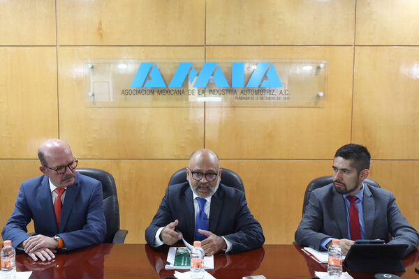 Industria automotriz en México espera más empleos por electromovilidad - MarketData