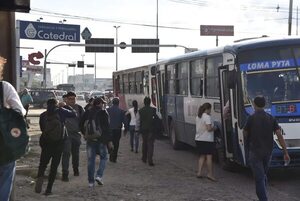 Buses andaban en círculos mientras hacían validaciones ilegales, alertan - Economía - ABC Color