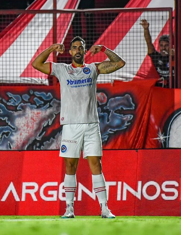 Hat-trick de Ávalos Stumpfs en la Liga argentina - Fútbol Internacional - ABC Color