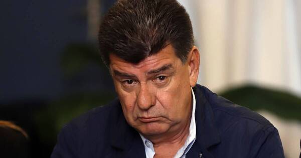 La Nación / Único responsable de la falta de unidad es Efraín
