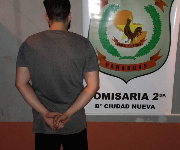 Borracho conducía vehículo y agredió verbalmente a policías