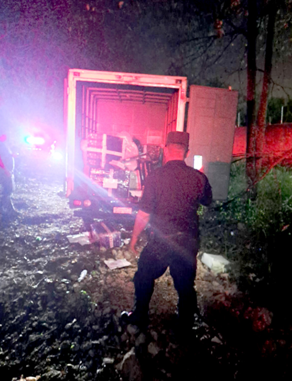 “Piratas del asfalto” roban electrónicos mientras jefes policiales jugaban fútbol - La Clave