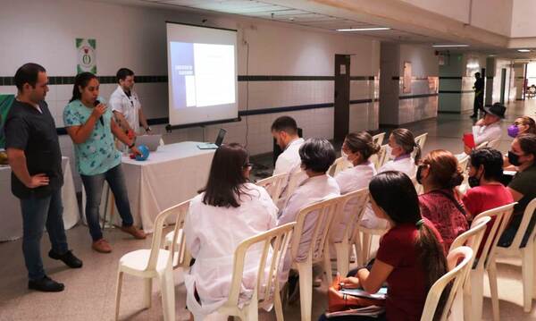 Charla educativa sobre cuidados que deben tener pacientes con Parkinson •