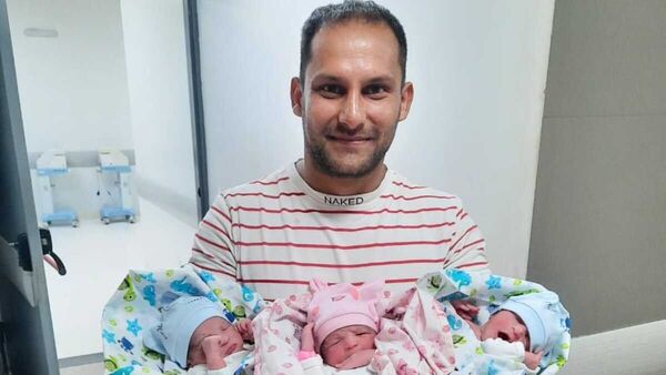 Querían darle un hermanito a su hija y tuvieron trillizos