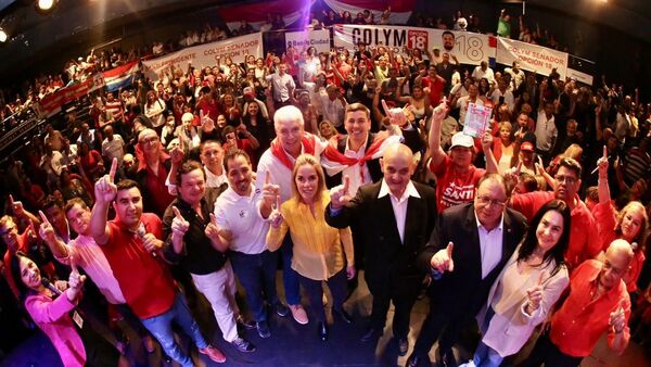 Santiago Peña se reúne con colorados residentes en Argentina