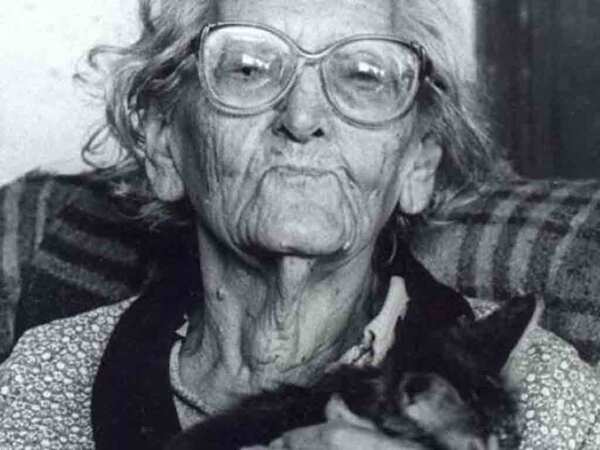 HABILITARÁN ESCUELA DE ARTES LITERARIAS “JOSEFINA PLÁ” EN ENCARNACIÓN