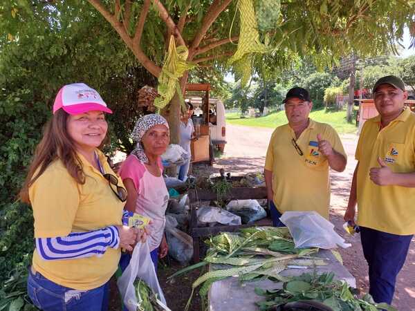 Caminata de Silvina Figueredo candidata a diputada en Bella Vista