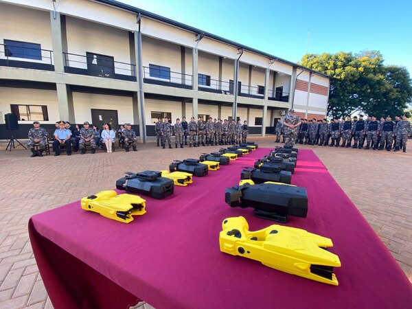 Diario HOY | Agentes del Grupo Lince se capacitan para el uso adecuado de tasers