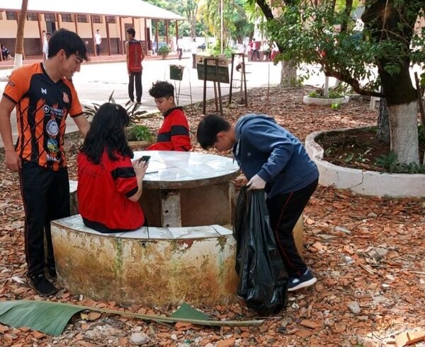 Limpian en zonas donde hay más casos de chikungunya - La Clave