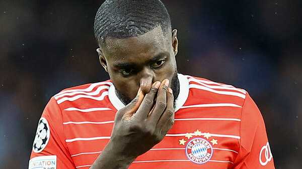 Versus / Bayern Múnich expresa su apoyo a Dayot Upamecano, víctima de insultos racistas