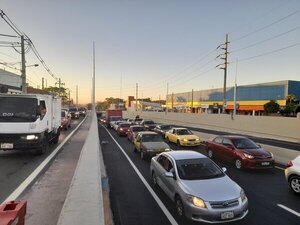 Continúa el lento y caótico tránsito en la zona del túnel de Tres Bocas