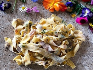Naciente empresa presenta una manera diferente de comer pastas - La Tribuna