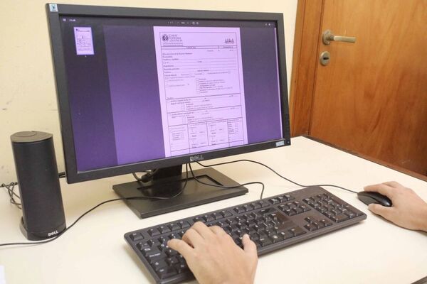 Diario HOY | Digitalización posibilitó un ahorro de más de 190.000 papeles en la Corte