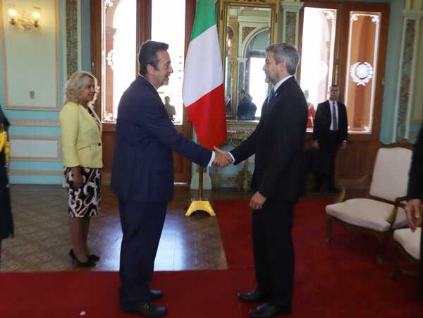 Mario Abdo recibió las cartas credenciales del embajador de Italia | 1000 Noticias