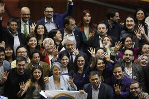 Congreso de Chile reduce la jornada laboral a 40 horas semanales, una promesa de campaña de Boric - El Trueno