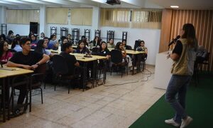 Capacitan a estudiantes de la UNE para el desarrollo del programa JERE con UNICEF