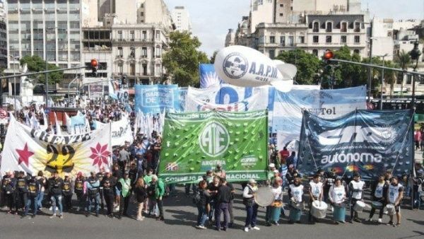 Trabajadores argentinos realizan paro contra políticas del FMI - ADN Digital