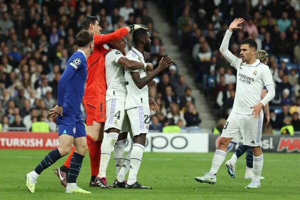 Benzema y Asensio acercan al Real Madrid a semifinales de Champions - Fútbol - ABC Color