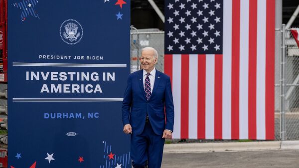 Joe Biden quiere que el 67% de los autos sean eléctricos para 2032 en EEUU - Revista PLUS