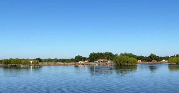La Nación / Familias damnificadas de Concepción retornan a sus hogares ante descenso del río Paraguay