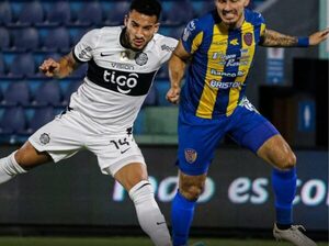 Sportivo Luqueño derrotó a Olimpia con un gol en contra de Tito Torres