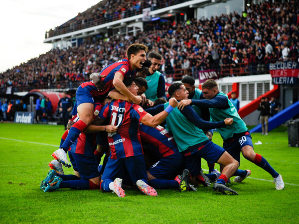 Versus / San Lorenzo gana un partido clave a Boca Juniors que se encuentra en crisis y acecha la cima en Argentina