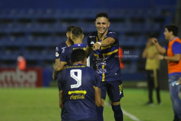 Versus / El solitario tanto de Álex Álvarez le dio el triunfo a Sportivo Trinidense en un partido durísimo ante Tacuary