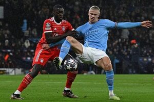 Upamecano, víctima de insultos racistas tras derrota de Bayern - Fútbol Internacional - ABC Color