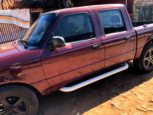 Le robaron su camioneta en pleno predio del IPS, mientras su esposa daba a luz - Noticiero Paraguay