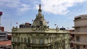 Gasto salarial público triplica a inversión en infraestructura