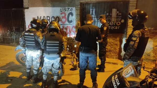Policía incursiona en zonas vulnerables de Asunción | 1000 Noticias