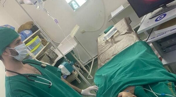 Extraen un foquito LED de los bronquios de una bebé de 10 meses