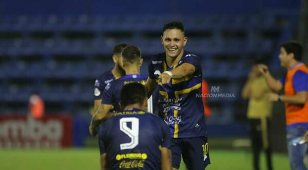 Trinidense rescata la victoria y hunde más a Tacuary - Oasis FM 94.3