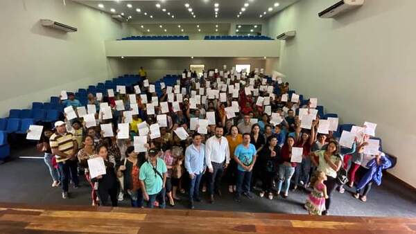 Municipalidad entregó 320 certificados de ocupación a familias del asentamiento San Miguel - Radio Imperio