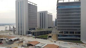 Intendente culpa a contratista por trabas a edificios de Gobierno