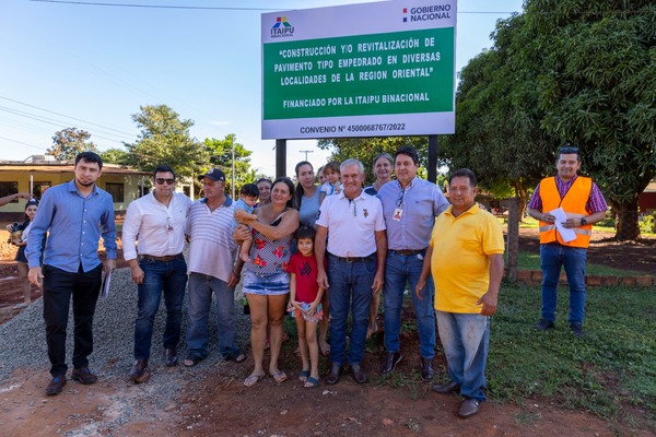 Inician labores de empedrado en tres barrios de Hernandarias en Alto Paraná - .::Agencia IP::.