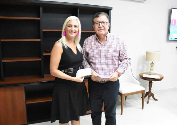 EBY entrega aporte institucional a coro de niñas de Itapúa
