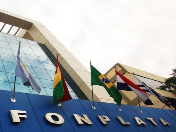 Sin consensuar con sus vecinos, Brasil atropella reglas en la disputa por la presidencia de Fonplata
