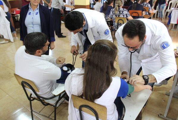 Tasa de aprobación de médicos en universidades de garaje es preocupante, aseguran - ADN Digital