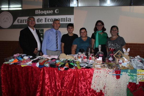 Realizan feria de emprendedores “Po Katupyry” en la FCE - Noticde.com