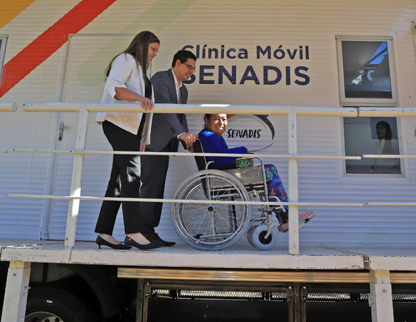 En Arroyos y Esteros ya opera la nueva clínica móvil de la SENADIS